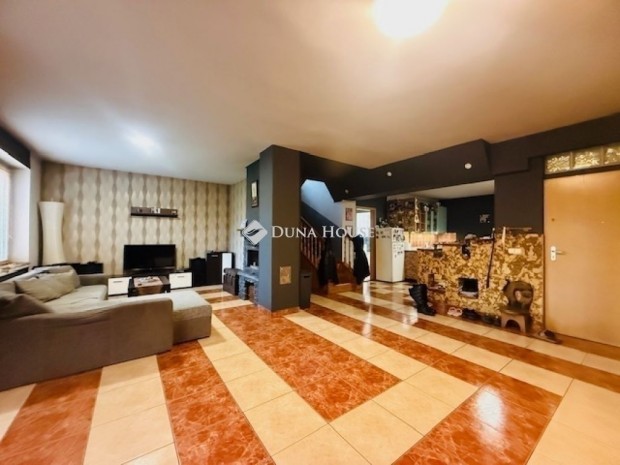 Elad� 100 nm-es h�z Vecs�s