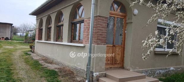 Elad� 100 nm-es h�z Zalav�r