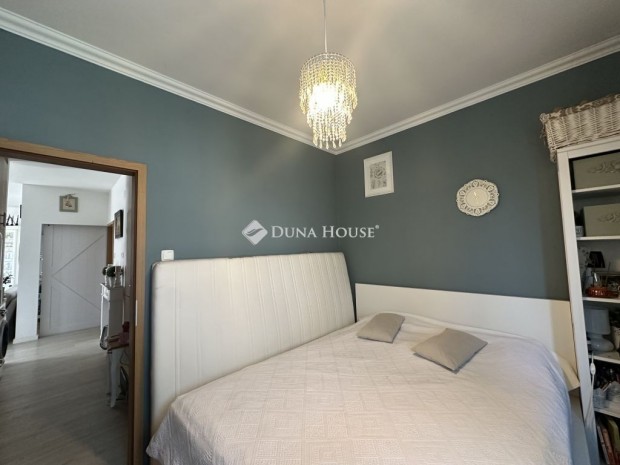 Elad� 100 nm-es lak�s Dorog