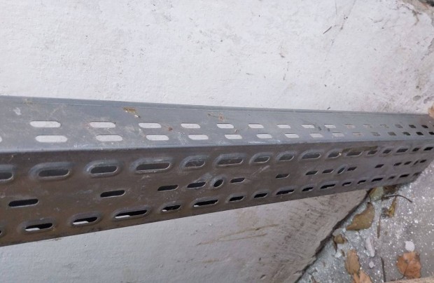 Eladó 100x60mm kábelcsatorna,hossz: 220cm