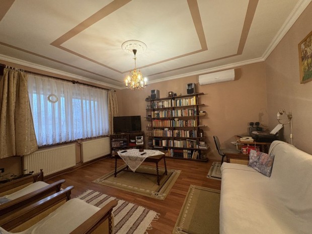 Elad� 101 nm-es h�z Farmos