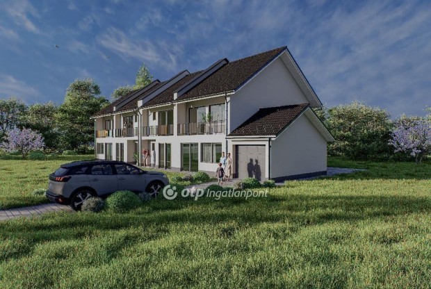 Elad� 102 nm-es lak�s Miskolc