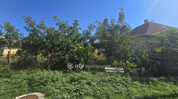 Elad� 1033 nm-es telek Tet�tlen