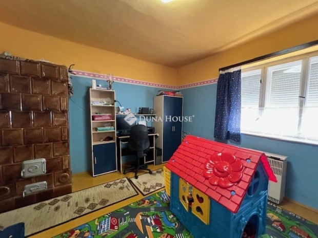 Elad� 103 nm-es h�z Rakamaz