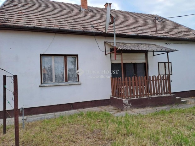 Elad� 104 nm-es h�z Gara