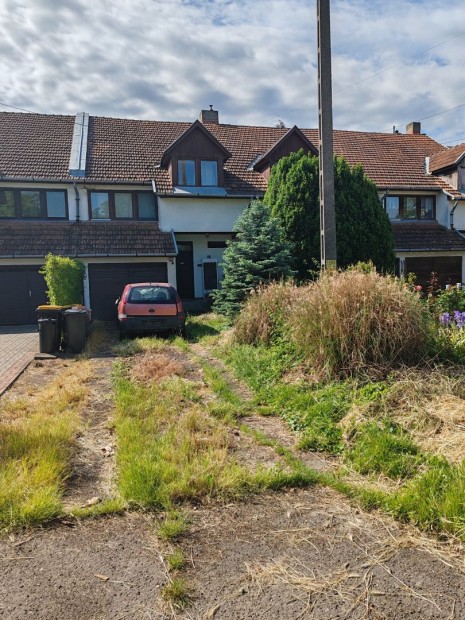 Elad� 105 m2 sorh�z, Csongr�d