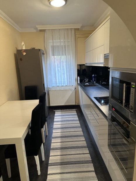 Elad� 105 nm-es Fel�j�tott Csal�di h�z Debrecen