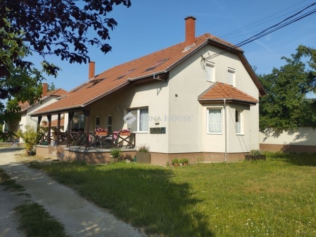 Eladó 105 nm-es ház Csákvár