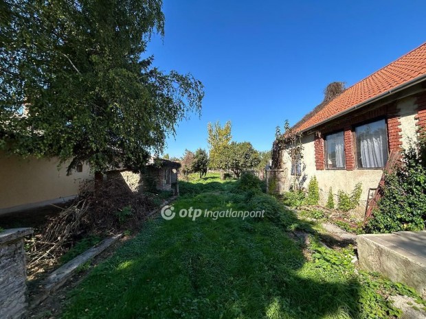 Elad� 105 nm-es h�z Dunaszeg