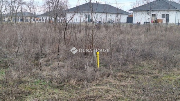 Elad� 1075 nm-es telek Dunavars�ny