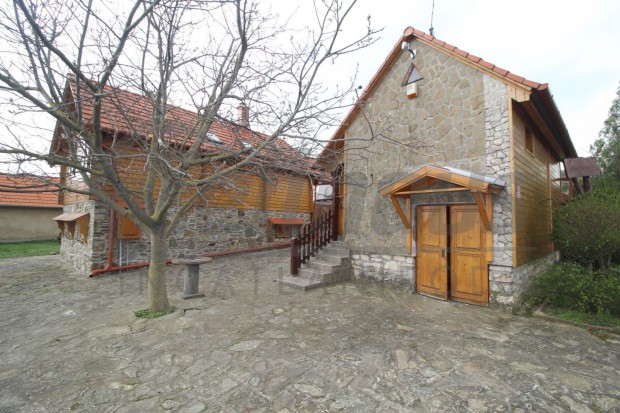 Elad� 108 m2 z�rtkert, -