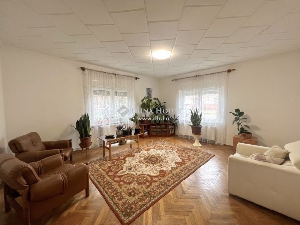 Eladó 109 nm-es ház Veszprém