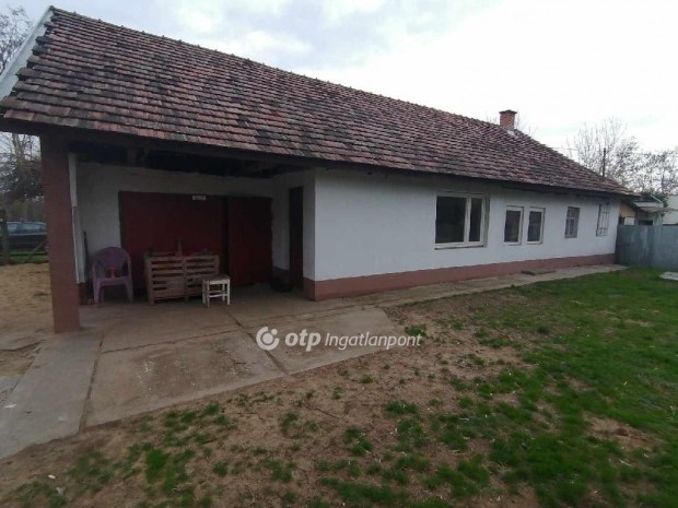 Eladó 110 nm-es Családi ház Kecel Kiskőrös,Kecel Kalocsa elágazás