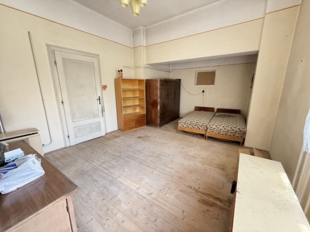 Elad� 110 nm-es Fel�j�tand� Csal�di h�z Kalocsa