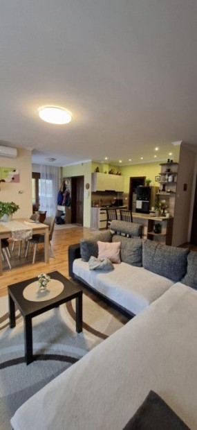 Elad� 110 nm-es Fel�j�tott Csal�di h�z Debrecen