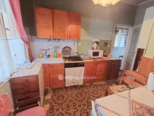 Elad� 110 nm-es h�z Gyomaendr�d