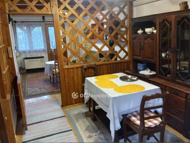 Elad� 110 nm-es h�z Noszvaj