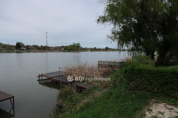 Elad� 110 nm-es h�z Taksony