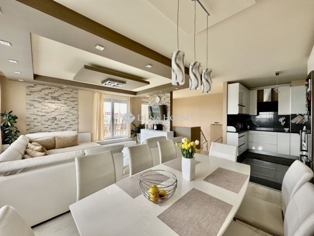 Elad� 110 nm-es lak�s P�cs