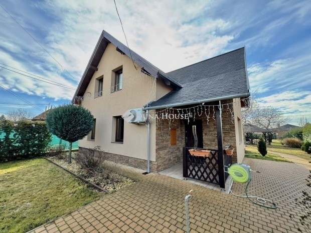 Elad� 110m2, 4 szob�s, t�gla h�z, Magl�d