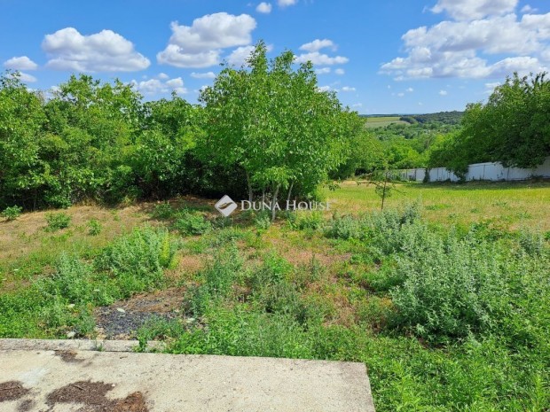 Elad� 1113 nm-es telek Lovasber�ny