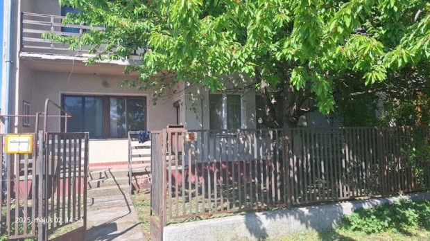 Eladó 111 nm-es Felújítandó Ikerház Mezőtúr