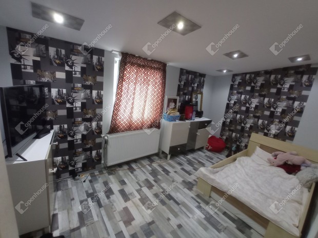 Elad� 111 nm-es h�z Bagod