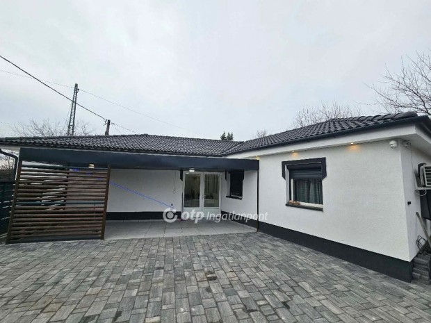 Elad� 111 nm-es h�z Szolnok