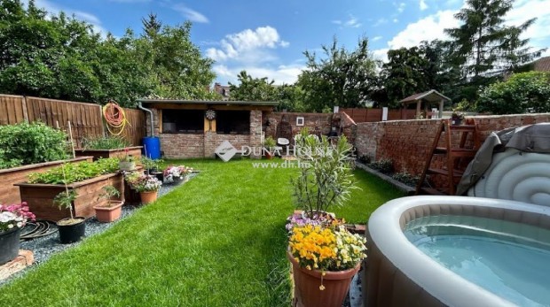 Elad� 111 nm-es lak�s Szombathely