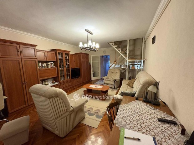 Elad� 113 nm-es h�z Gyula