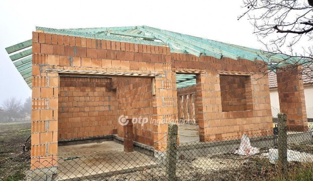 Elad� 113 nm-es h�z Pusztaszabolcs