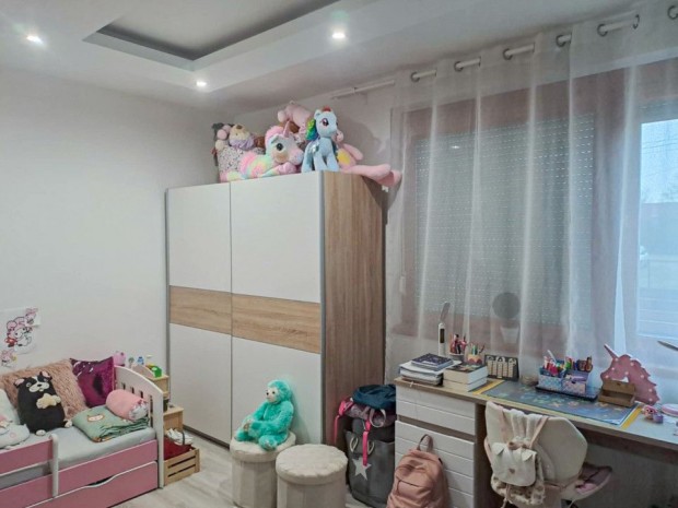 Elad� 114 nm-es Csal�di h�z Debrecen