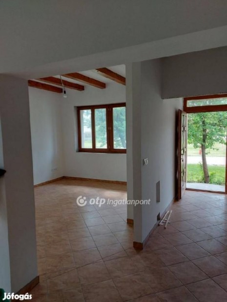 Elad� 114 nm-es h�z Aba