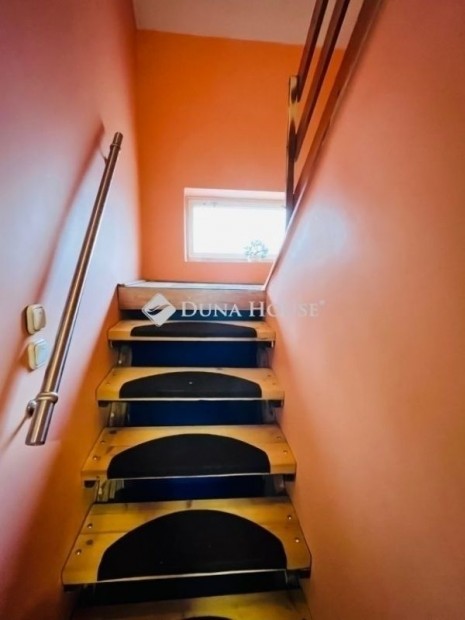 Elad� 114 nm-es h�z Nagyk�ta