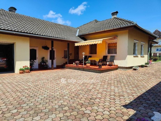 Elad� 114 nm-es h�z Sikl�s