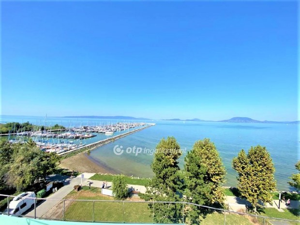 Elad� 114 nm-es lak�s Balatonfenyves