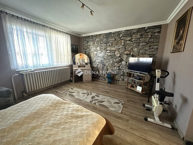 Elad� 115 nm-es h�z Kecskem�t