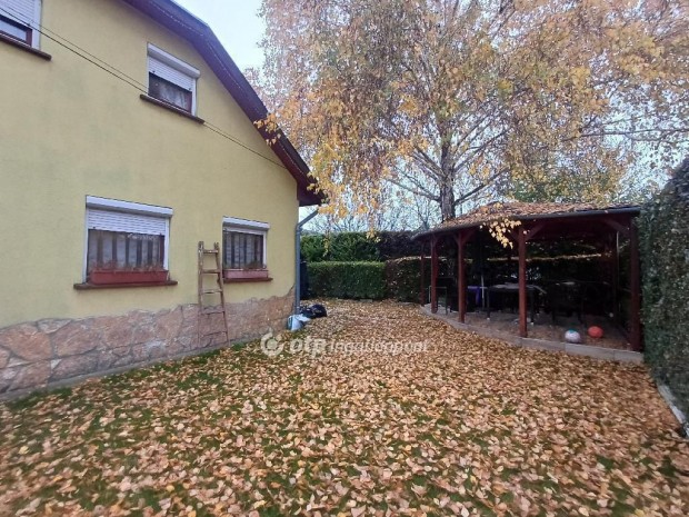 Elad� 115 nm-es h�z Szigetszentmikl�s