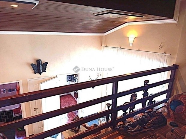 Elad� 115 nm-es h�z Vecs�s