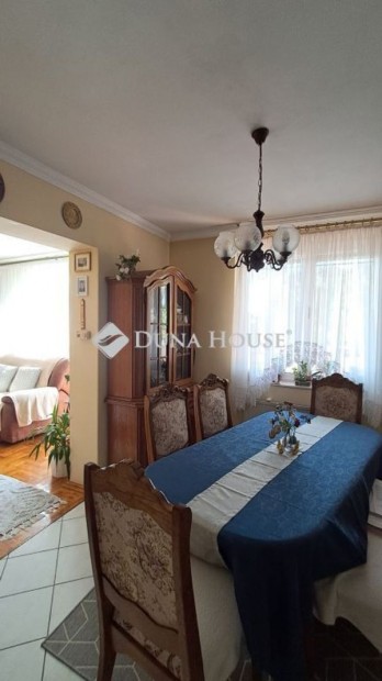 Elad� 116 nm-es lak�s Debrecen