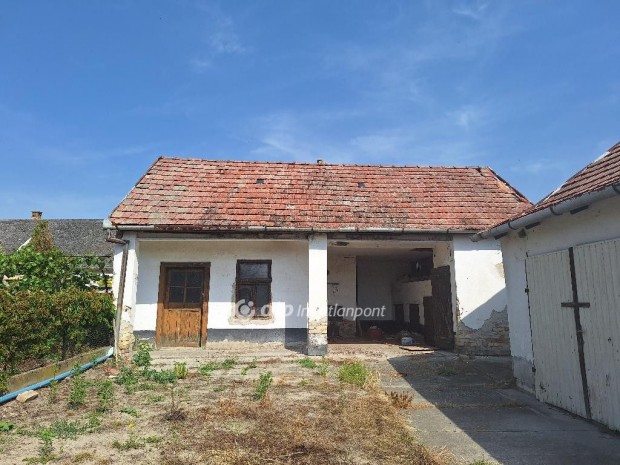 Elad� 117 nm-es Fel�j�tand� Csal�di h�z Haj�s K�zpont