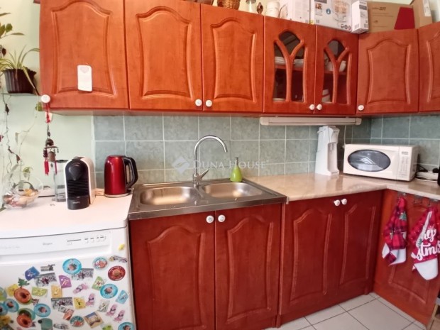 Elad� 117 nm-es lak�s Nagyszentj�nos