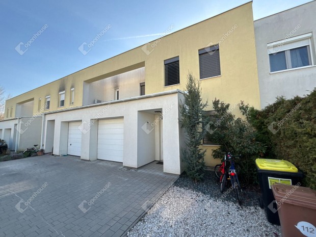 Elad� 118 nm-es h�z Gy�r