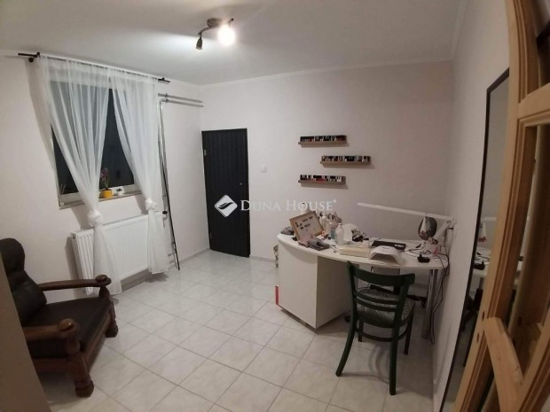 Elad� 118 nm-es h�z Kiskunf�legyh�za