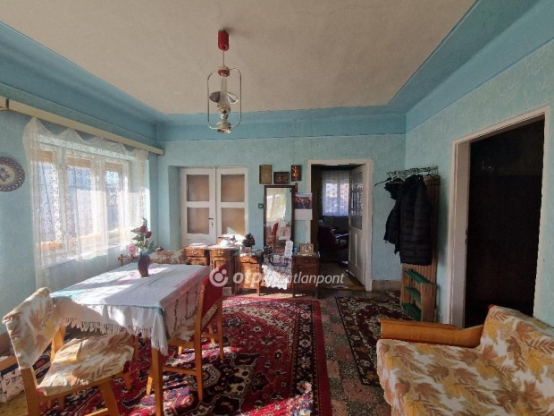 Elad� 118 nm-es h�z Kunhegyes