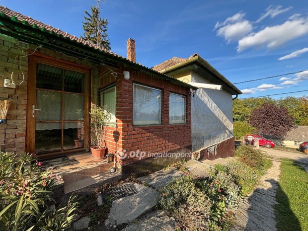 Elad� 118 nm-es h�z Teng�d