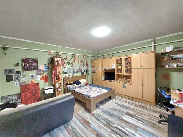 Elad� 119 nm-es h�z V�rpalota