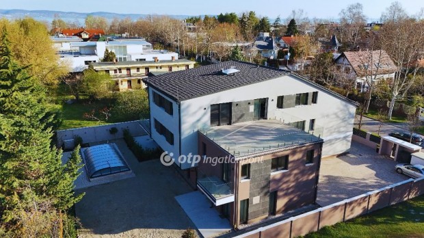 Elad� 119 nm-es lak�s Zam�rdi