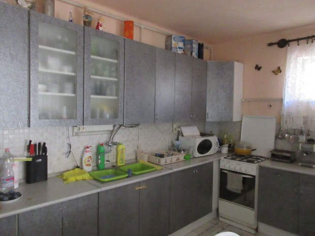 Elad� 120 nm-es Fel�j�tott Csal�di h�z Hajd�szoboszl�