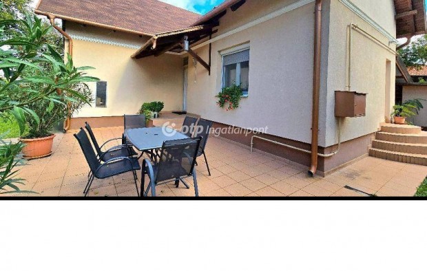 Elad� 120 nm-es h�z Debrecen #4912300